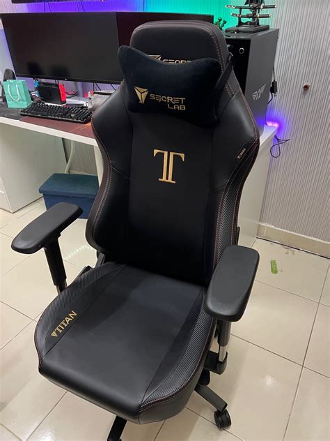 secretlab titan 2020 stealth.